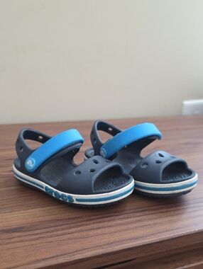 CROCS Kids Navy and Bright Blue Strap Sandals